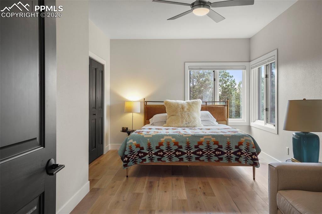 Image 36 of 47: Bedroom