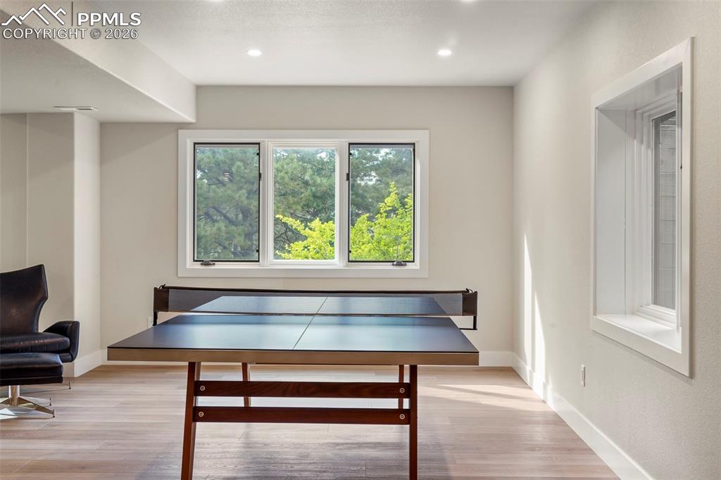 Image 38 of 47: Bedroom