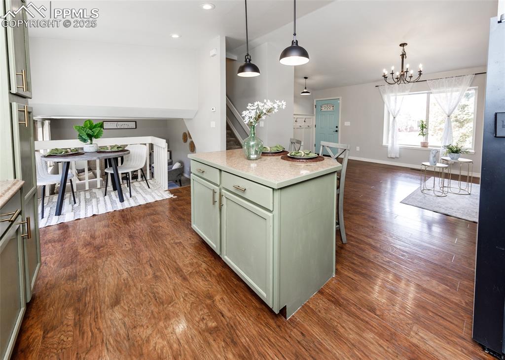 Image 13 of 45: Kitchen