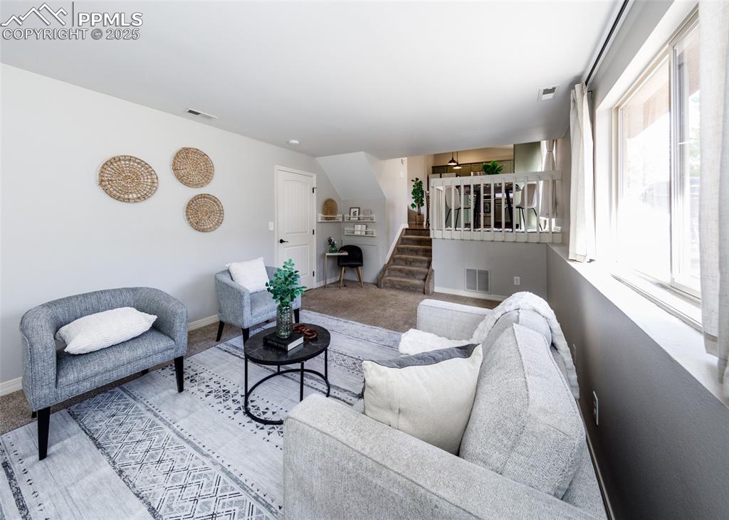 Image 18 of 45: Living Room