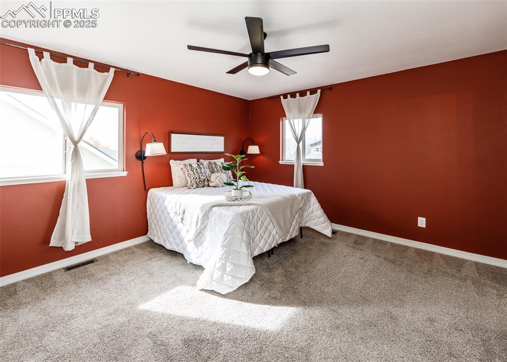 Image 23 of 45: Bedroom