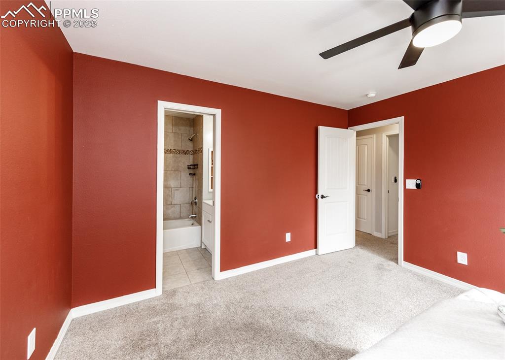 Image 25 of 45: Bedroom