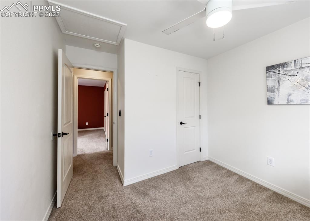 Image 32 of 45: Bedroom