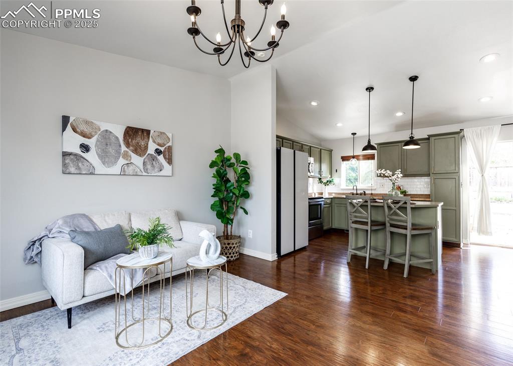 Image 5 of 45: Living Room