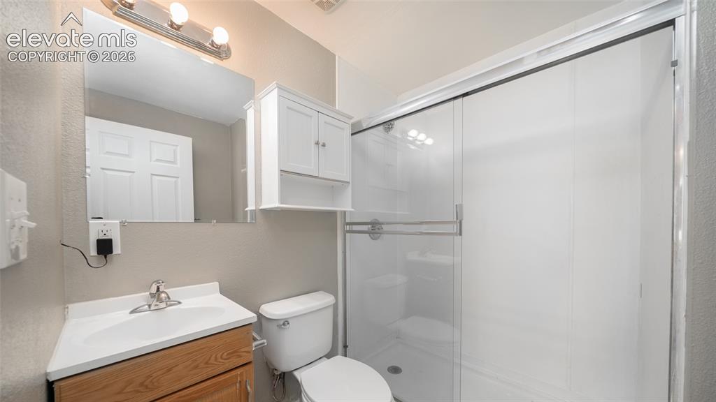 Image 15 of 31: Bathroom