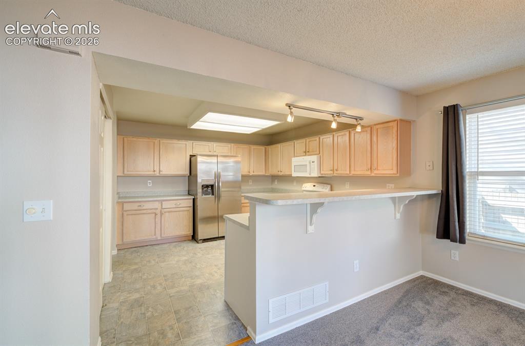 Image 11 of 35: Kitchen