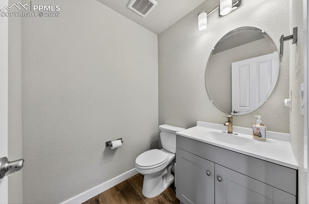 Image 27 of 50: Bathroom