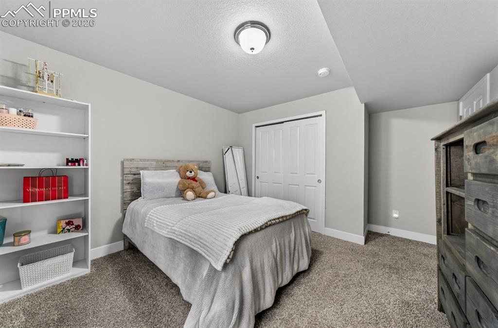 Image 42 of 50: Bedroom