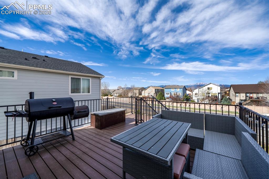 Image 49 of 50: Deck