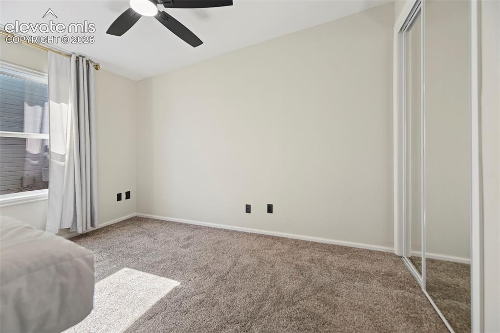 Image 7 of 33: Bedroom