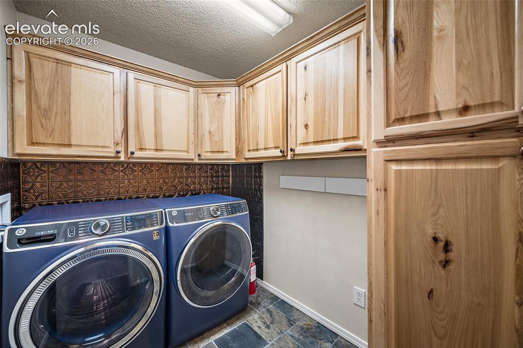 Image 21 of 48: Laundry