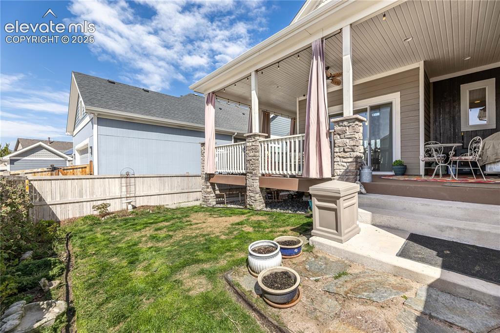 Image 11 of 42: Yard