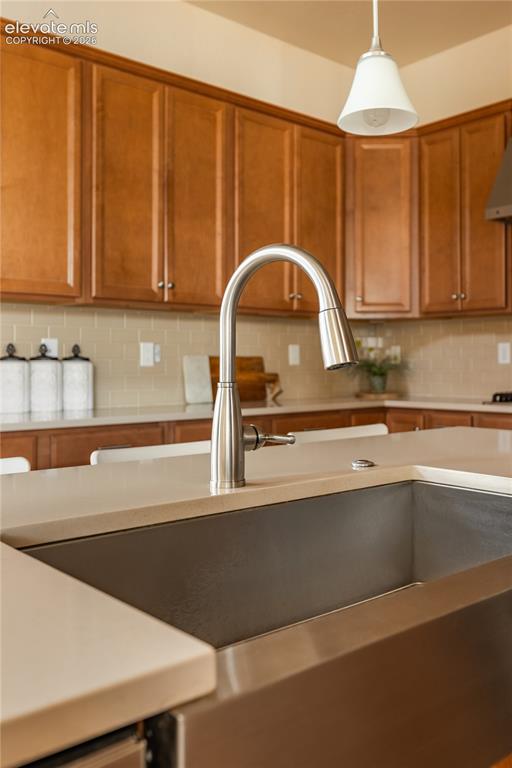 Image 20 of 42: Kitchen