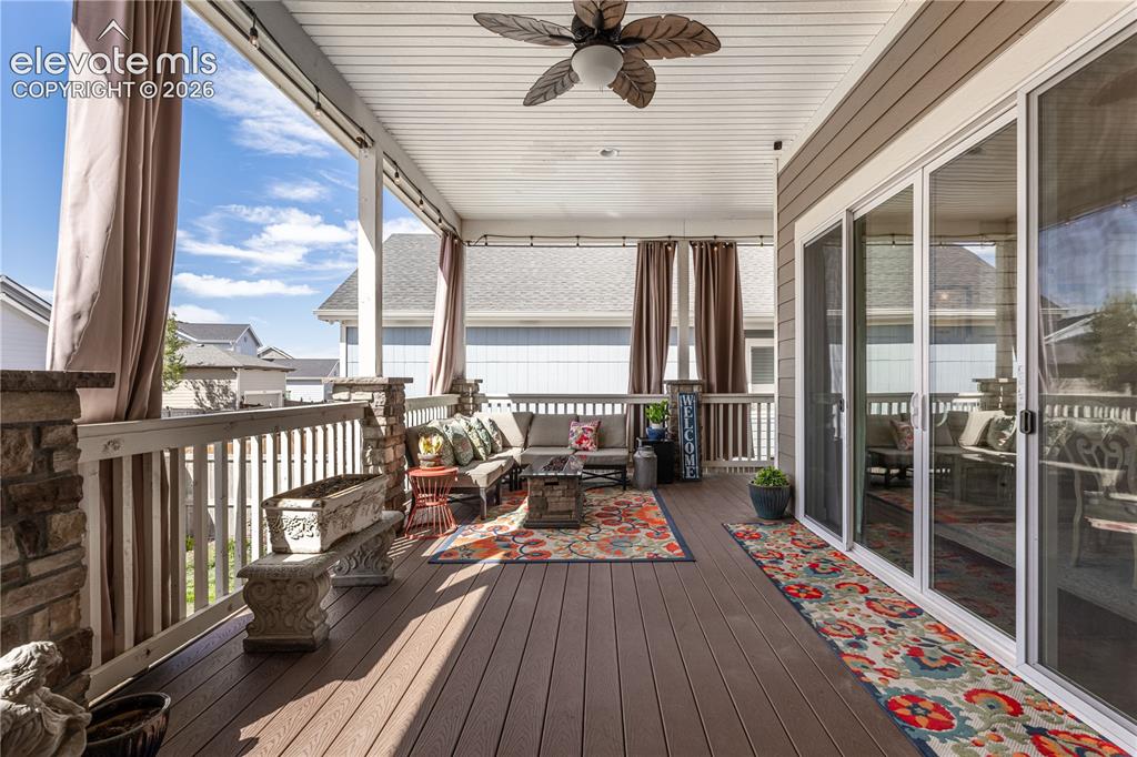 Image 9 of 42: Deck