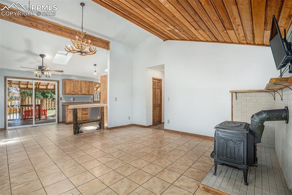 Image 11 of 35: Living Room