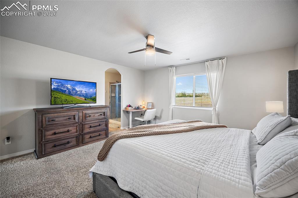 Image 17 of 29: Bedroom