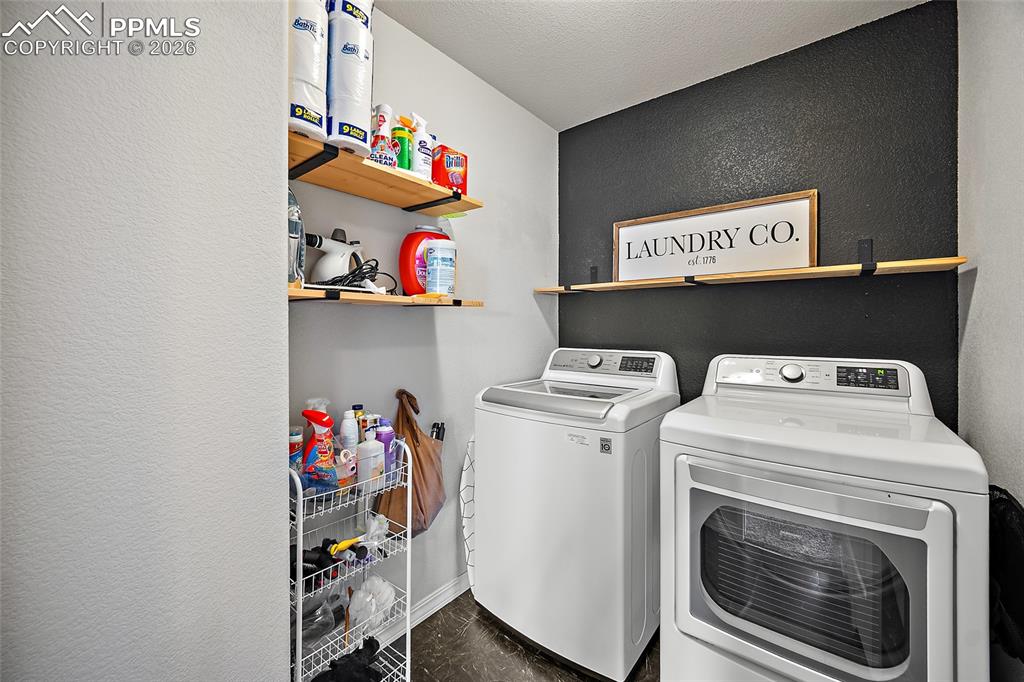 Image 28 of 29: Laundry