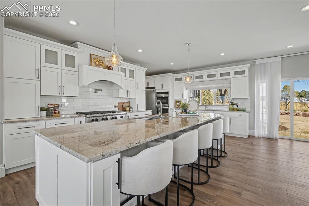 Image 15 of 50: Kitchen