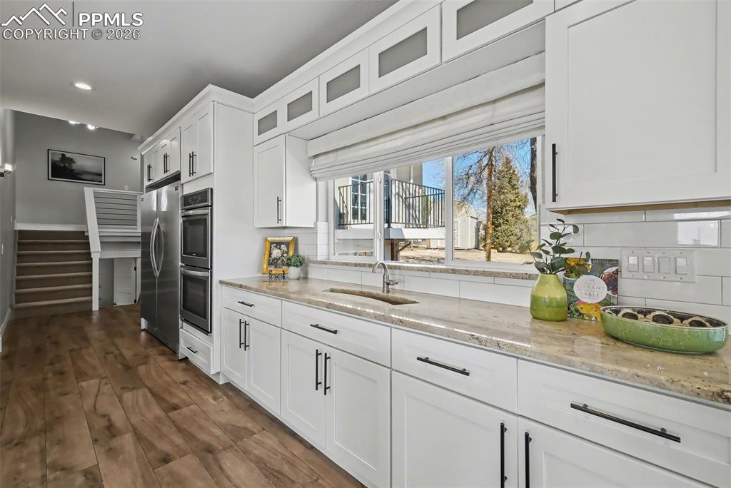 Image 22 of 50: Kitchen