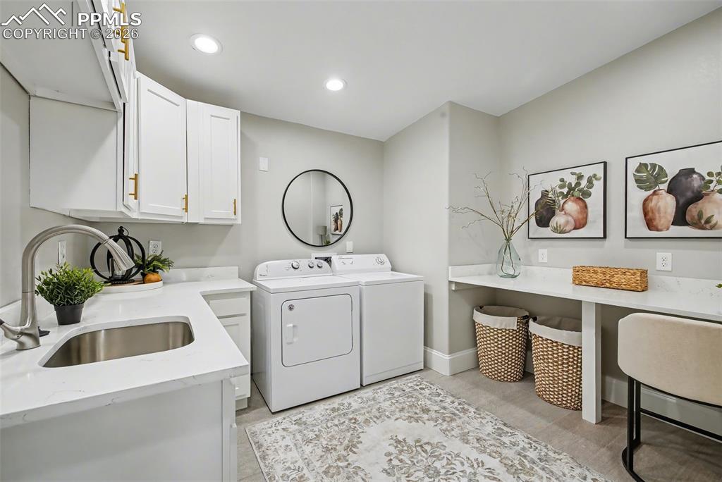 Image 32 of 50: Laundry