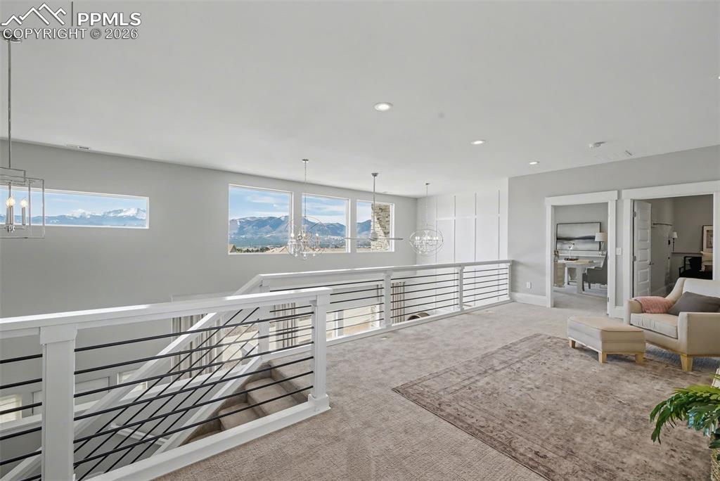 Image 34 of 50: Sitting Room