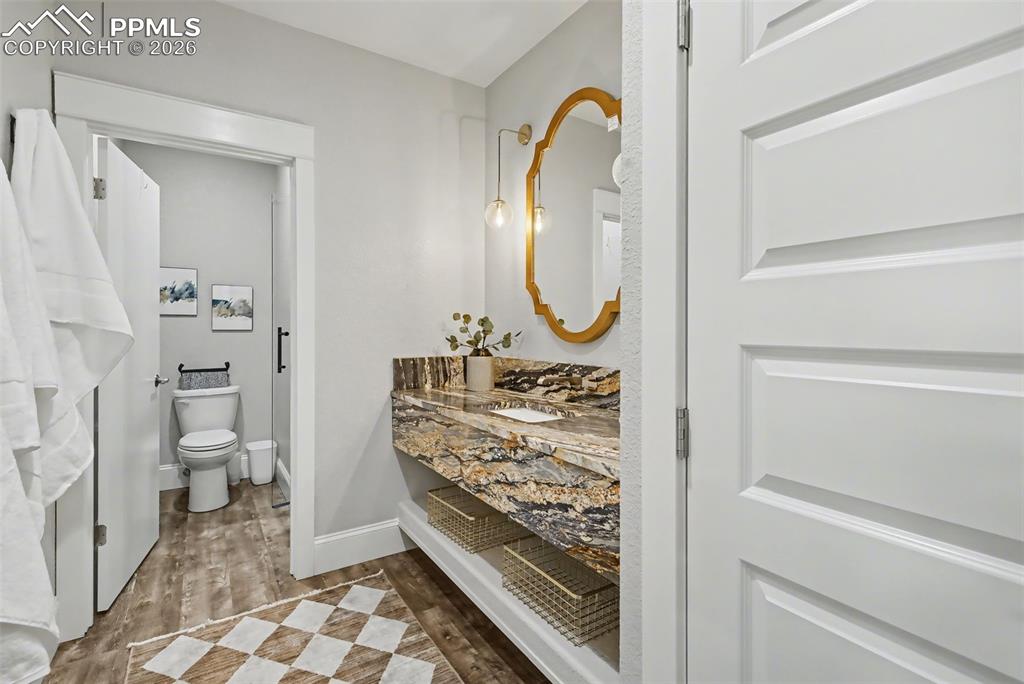 Image 45 of 50: Bathroom