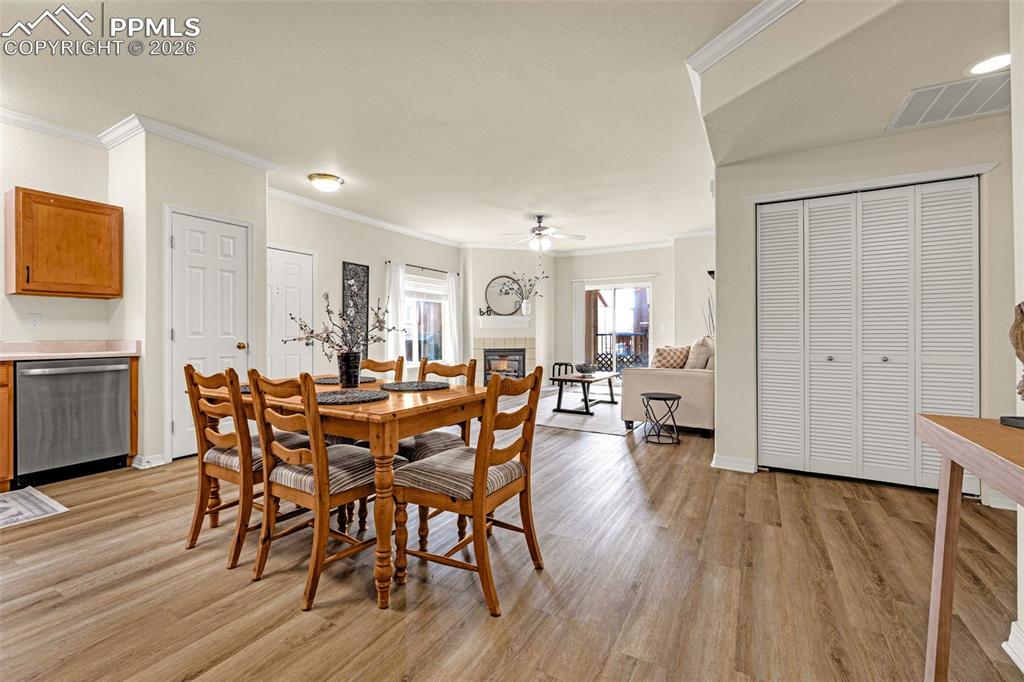 Image 6 of 31: Dining Area