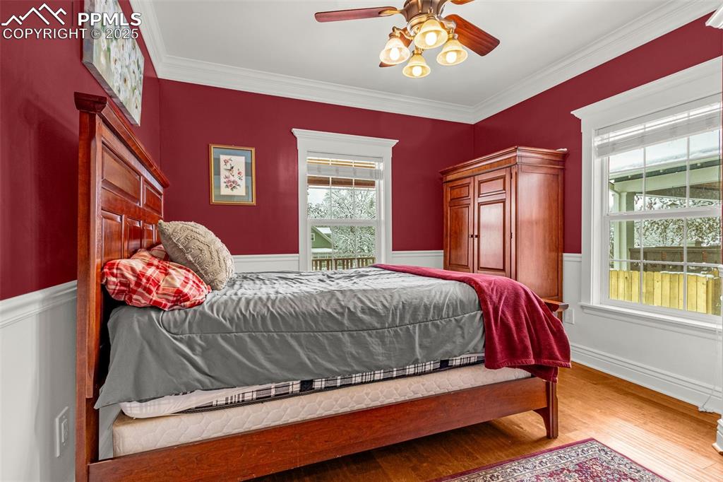 Image 15 of 38: Bedroom