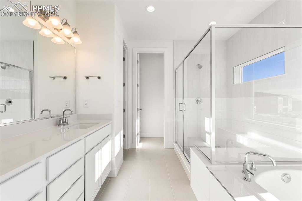 Image 27 of 50: Bathroom