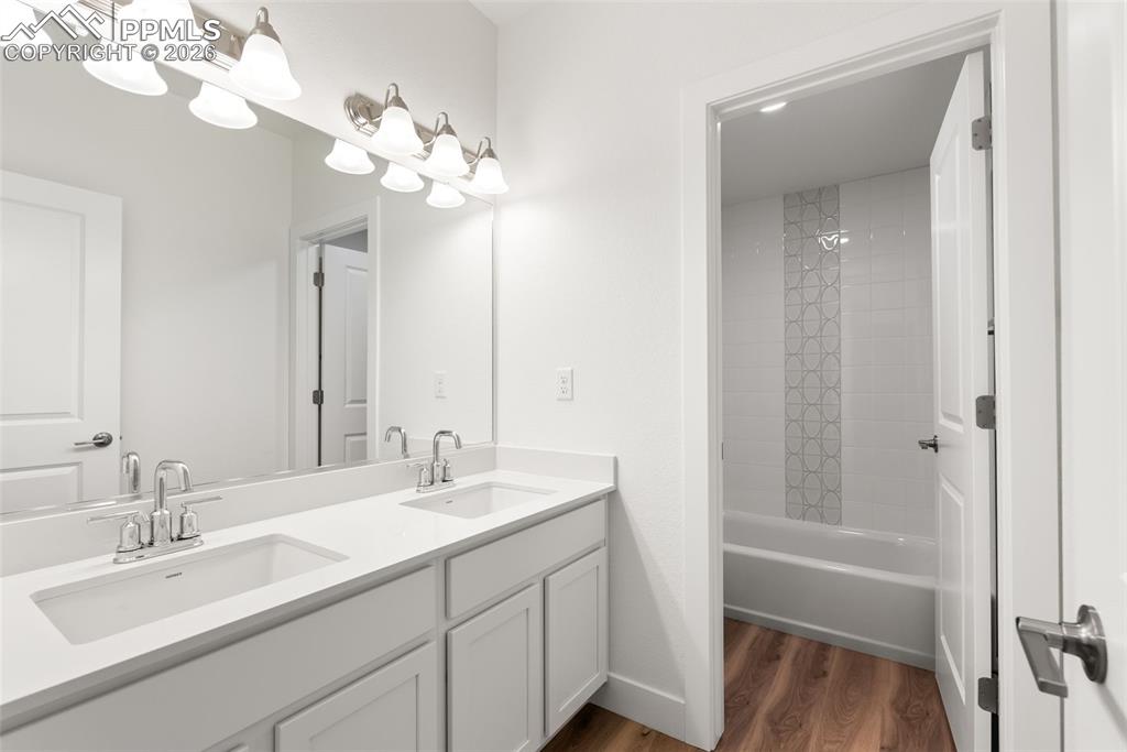 Image 44 of 50: Bathroom