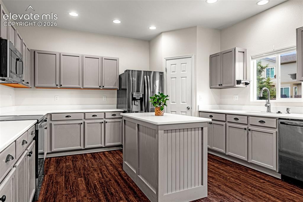Image 11 of 49: Kitchen