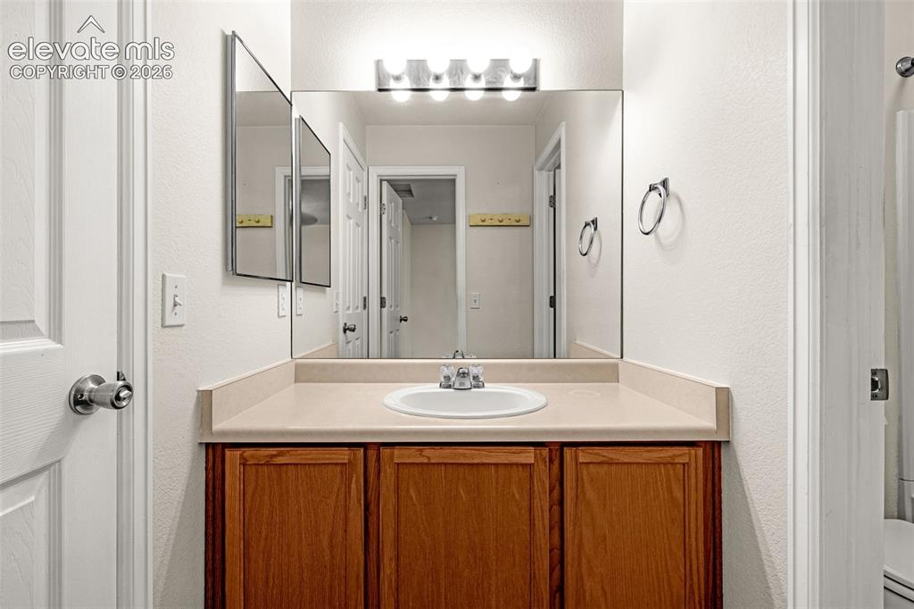 Image 28 of 49: Bathroom