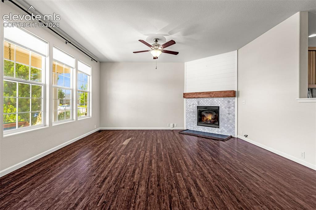 Image 5 of 49: Living Room