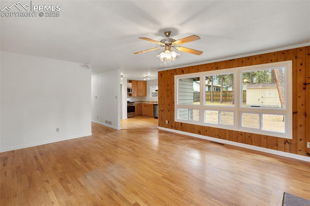 Image 8 of 20: Living Room