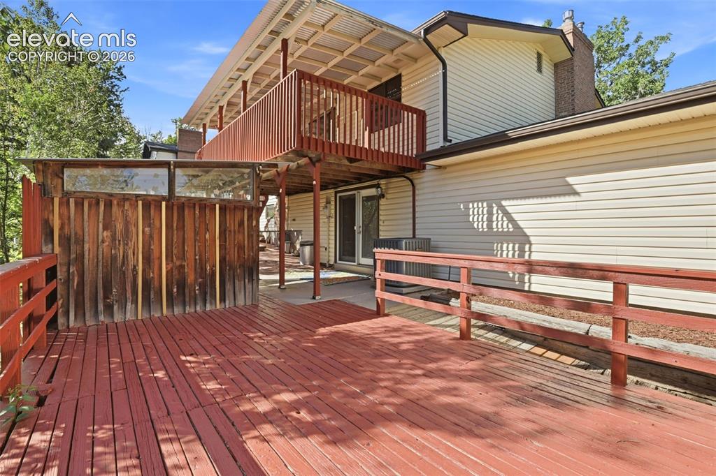 Image 48 of 50: Deck