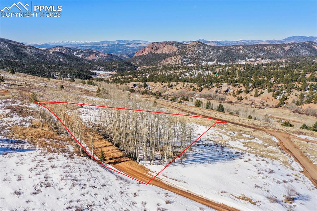 Image 10 of 25: Property Lines are approximate and not a survey