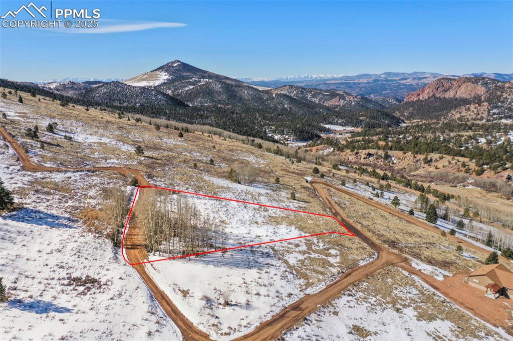 Image 20 of 25: Property Lines are approximate and not a survey
