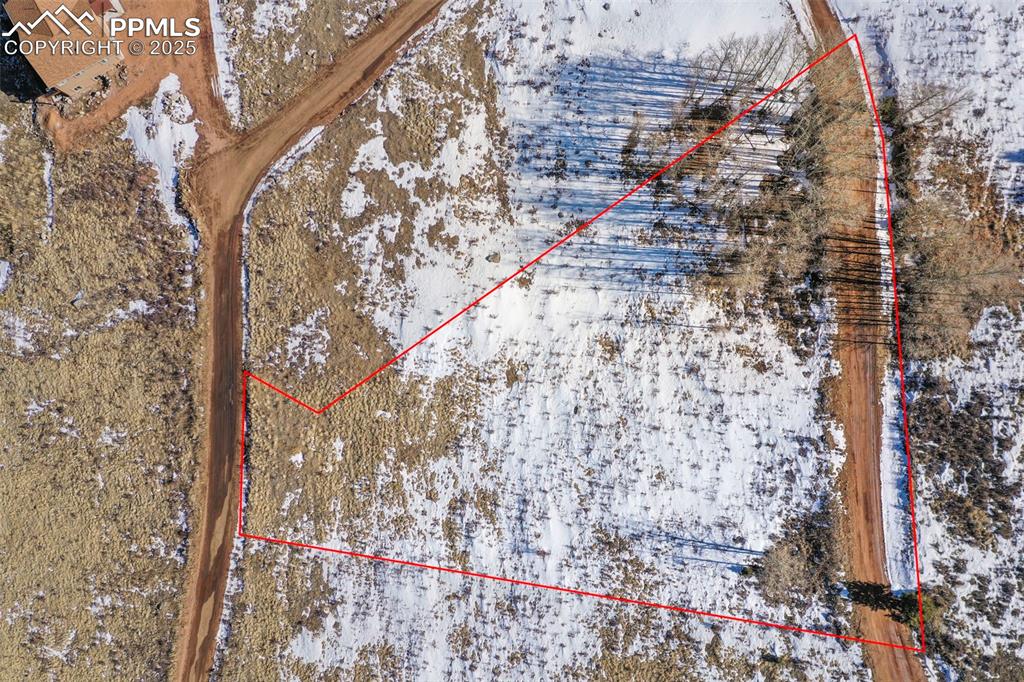 Image 22 of 25: Property Lines are approximate and not a survey