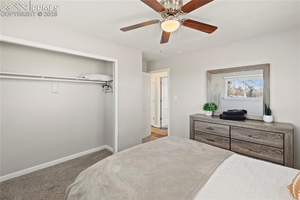 Image 14 of 50: Bedroom