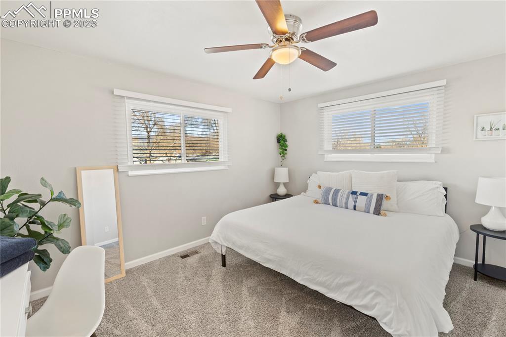 Image 15 of 50: Bedroom