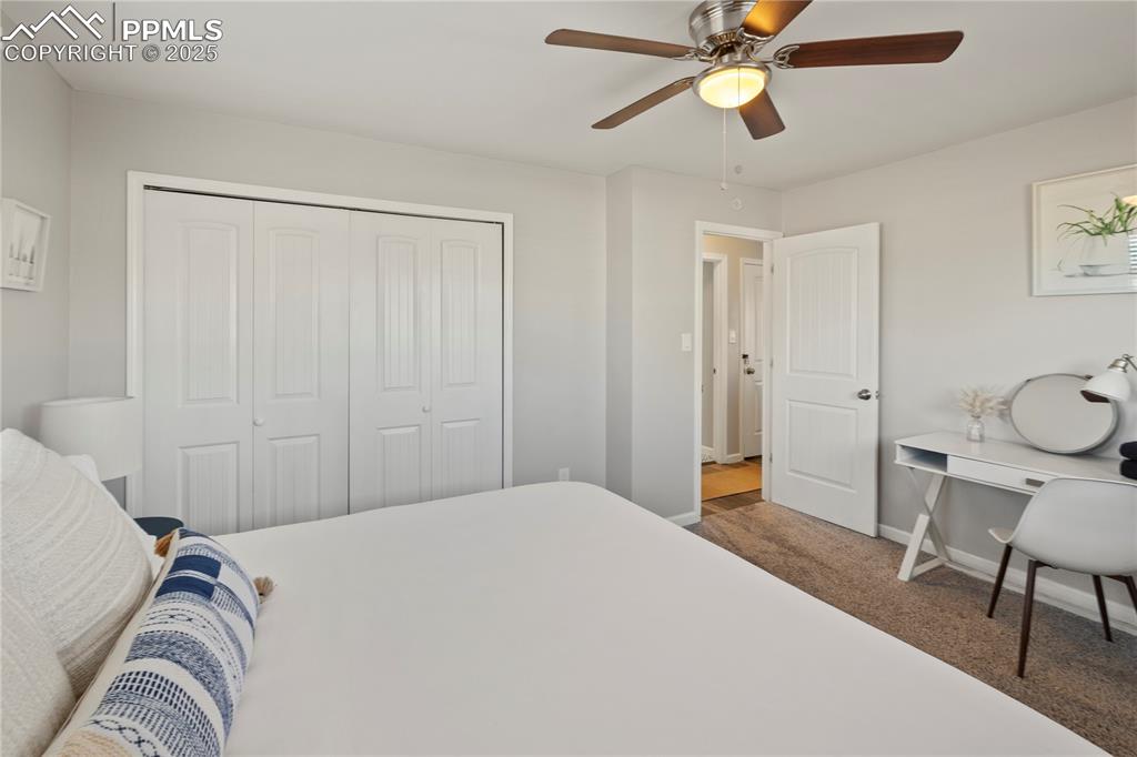 Image 17 of 50: Bedroom