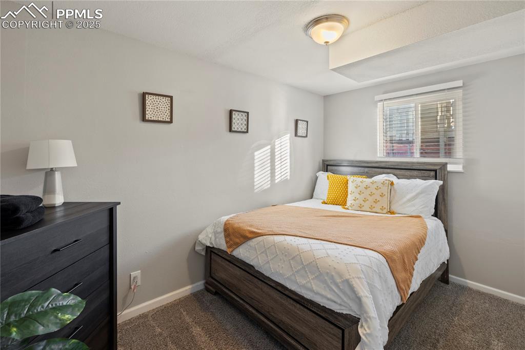 Image 29 of 50: Bedroom