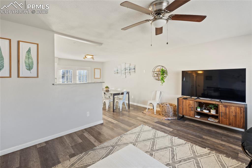 Image 3 of 50: Living Room