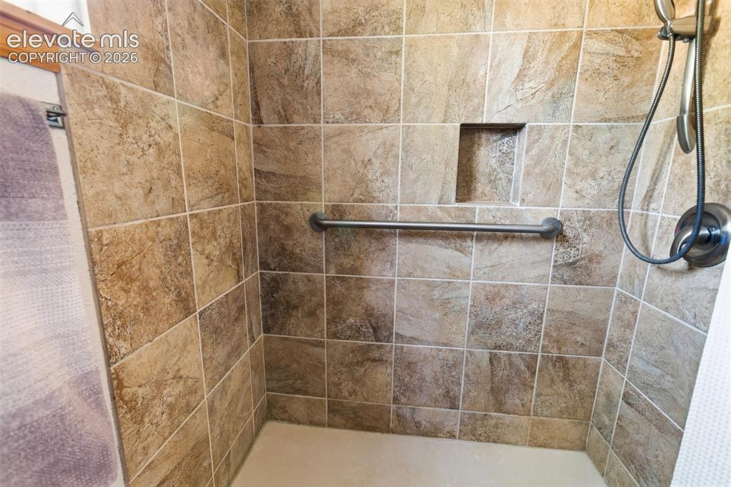 Image 10 of 27: Main Level Three Quarter Bath