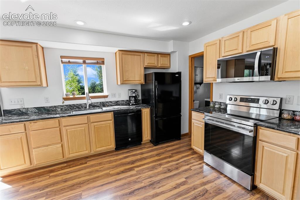 Image 6 of 27: Main Level Kitchen