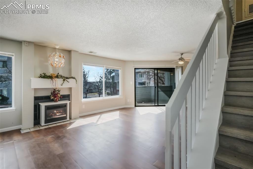 Image 9 of 27: Living Room