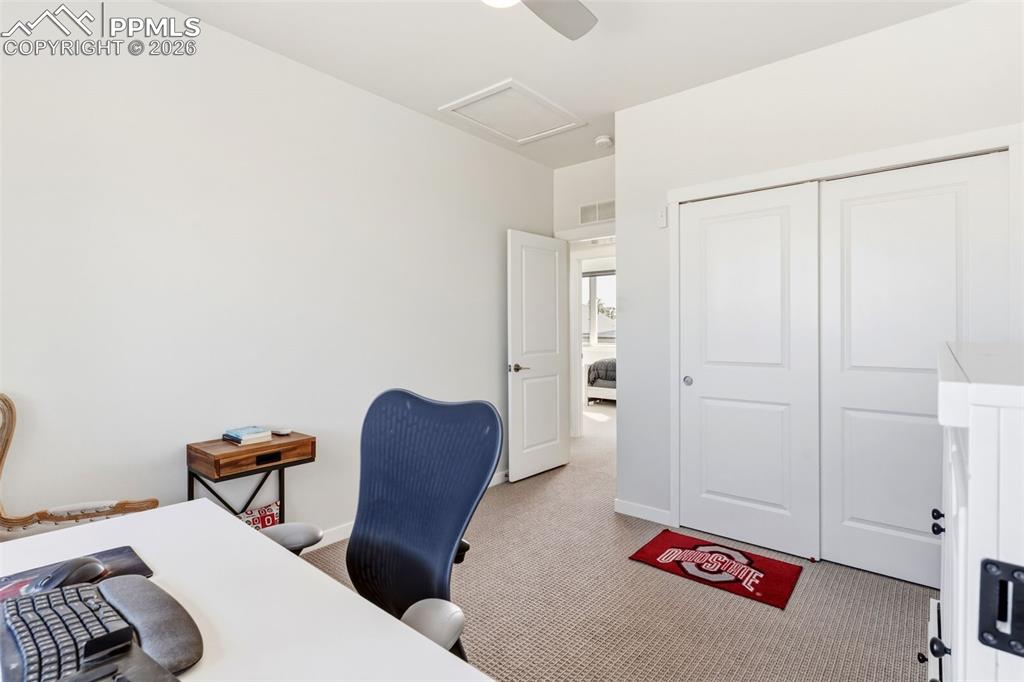 Image 28 of 50: Bedroom