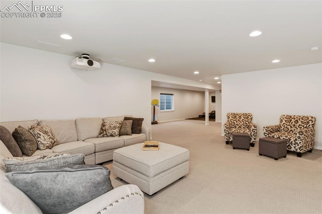 Image 31 of 50: Family Room