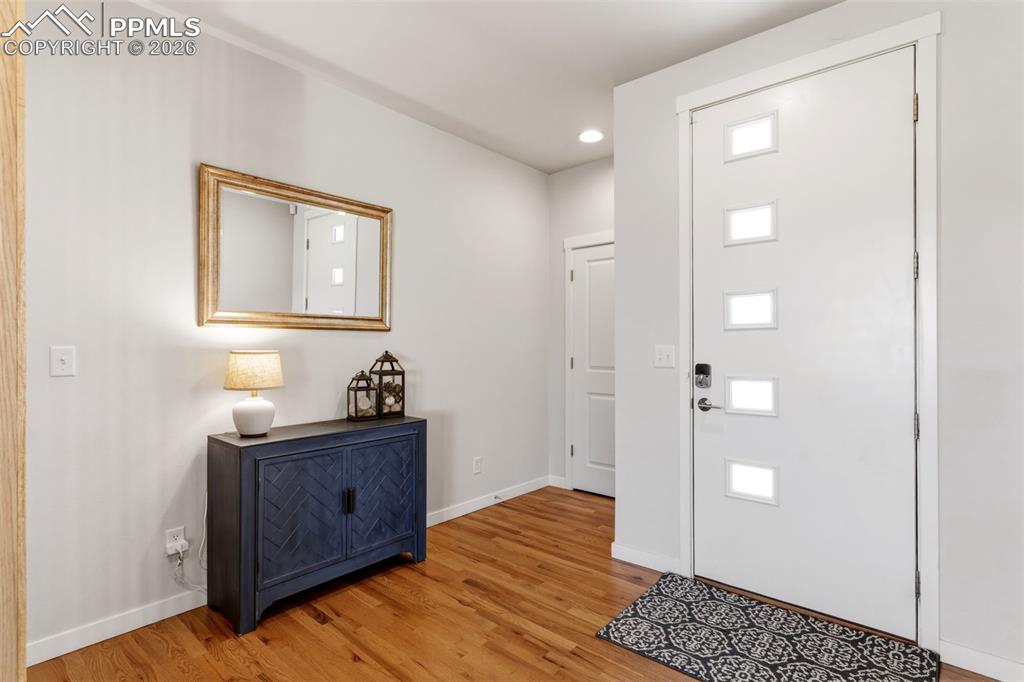 Image 4 of 50: Entrance Foyer