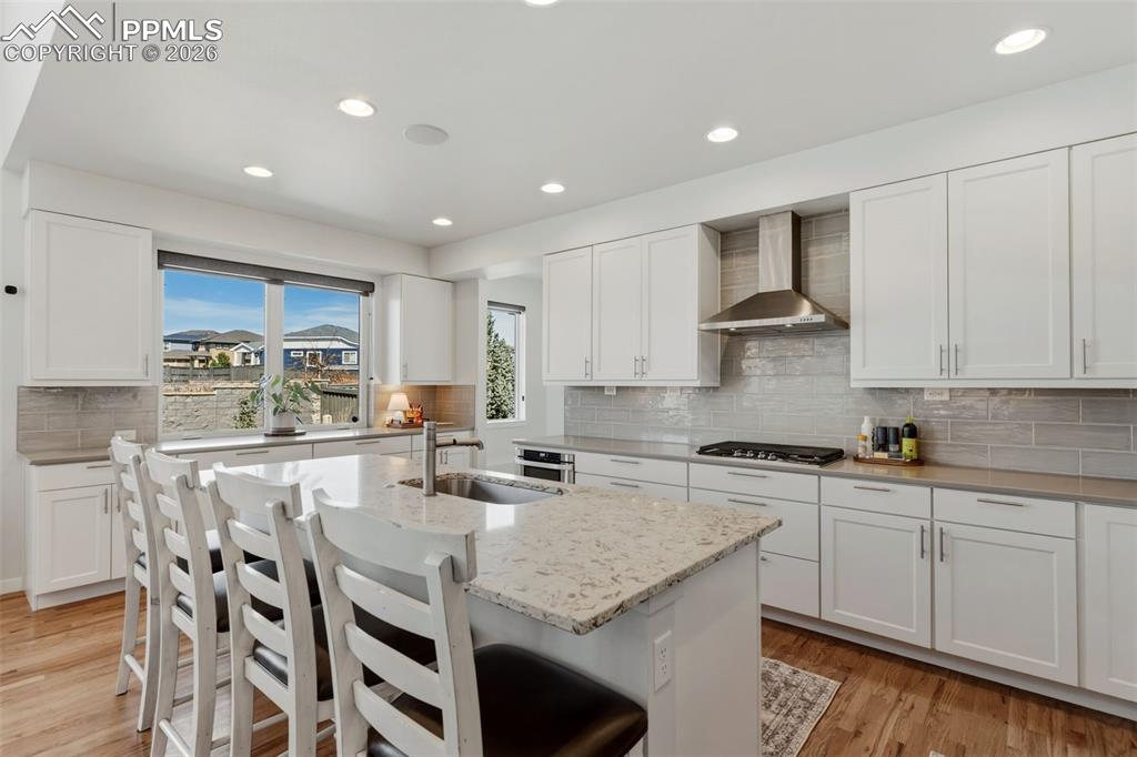 Image 9 of 50: Kitchen